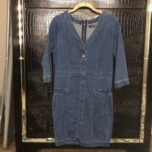Fashionnova denim mini dress. 1/2 length sleeve. Pockets